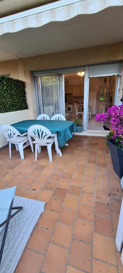Le Tamaya Plage Charmant T2 En Rez De Jardin A 2 Pas D Une Belle Plage De Toutes Commodites Et Centre Ville Port Cavalaire-sur-Mer Exterior foto